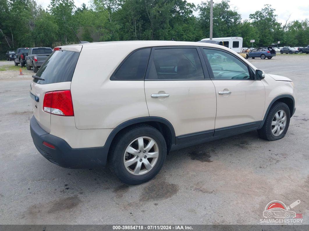 5XYKT3A18BG170175 2011 KIA SORENTO photo no. 4