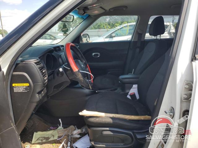 KNDJP3A52H7412094 2017 KIA SOUL photo no. 7