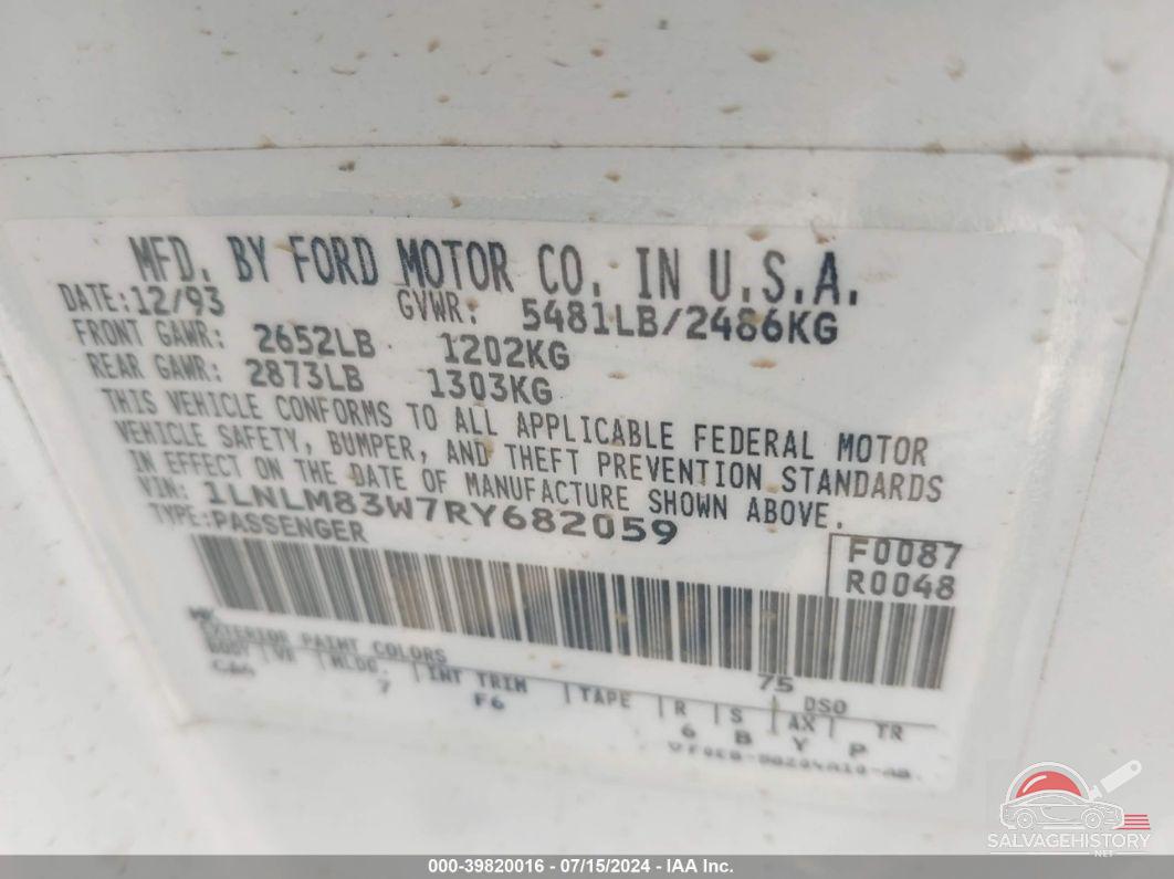 1LNLM83W7RY682059 1994 LINCOLN TOWN CAR photo no. 9