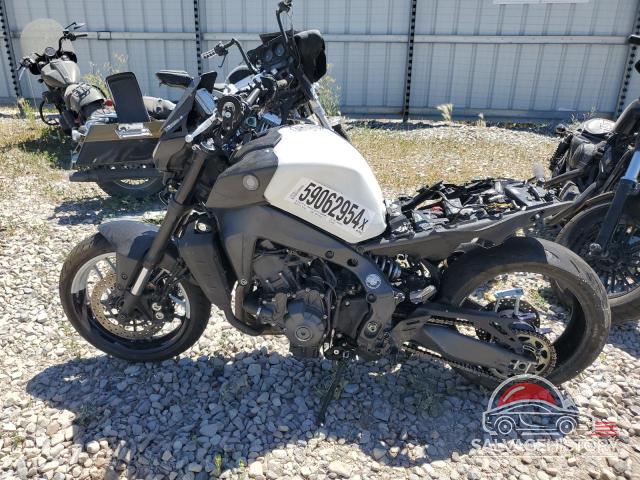 JYARN71E1MA000578 2021 YAMAHA MT09 photo no. 3