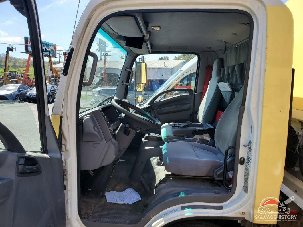 54DC4W1BXHS802572 2017 ISUZU NPR HD GAS REG photo no. 6