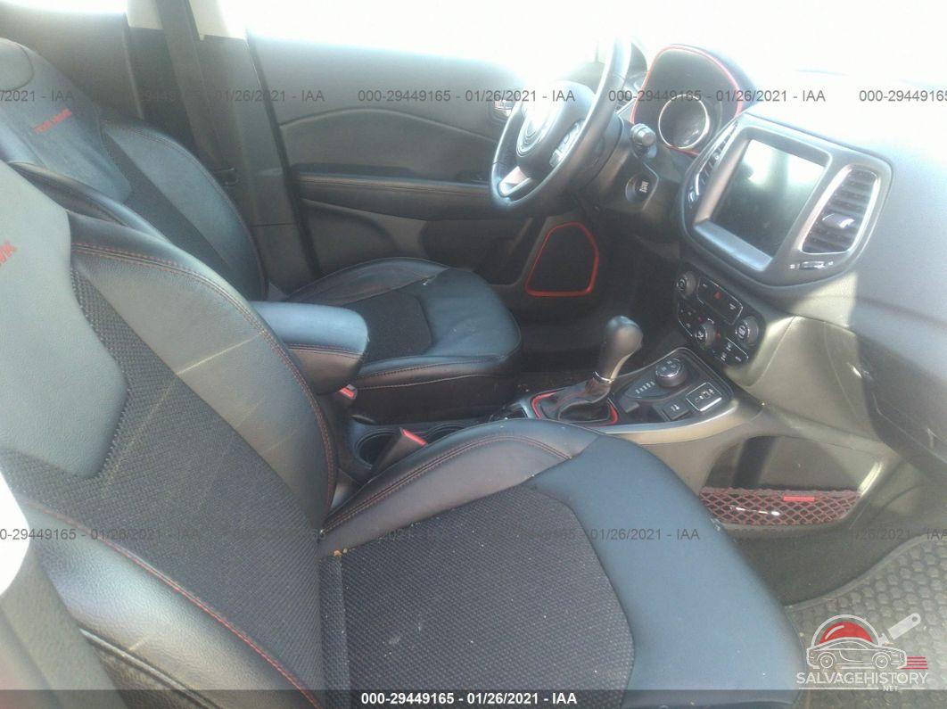 3C4NJDDB9LT166739 2020 JEEP COMPASS photo no. 5