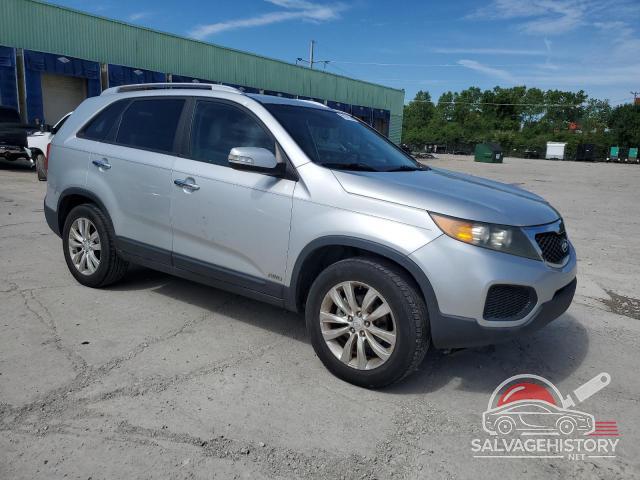 5XYKTDA2XBG047802 2011 KIA SORENTO photo no. 4