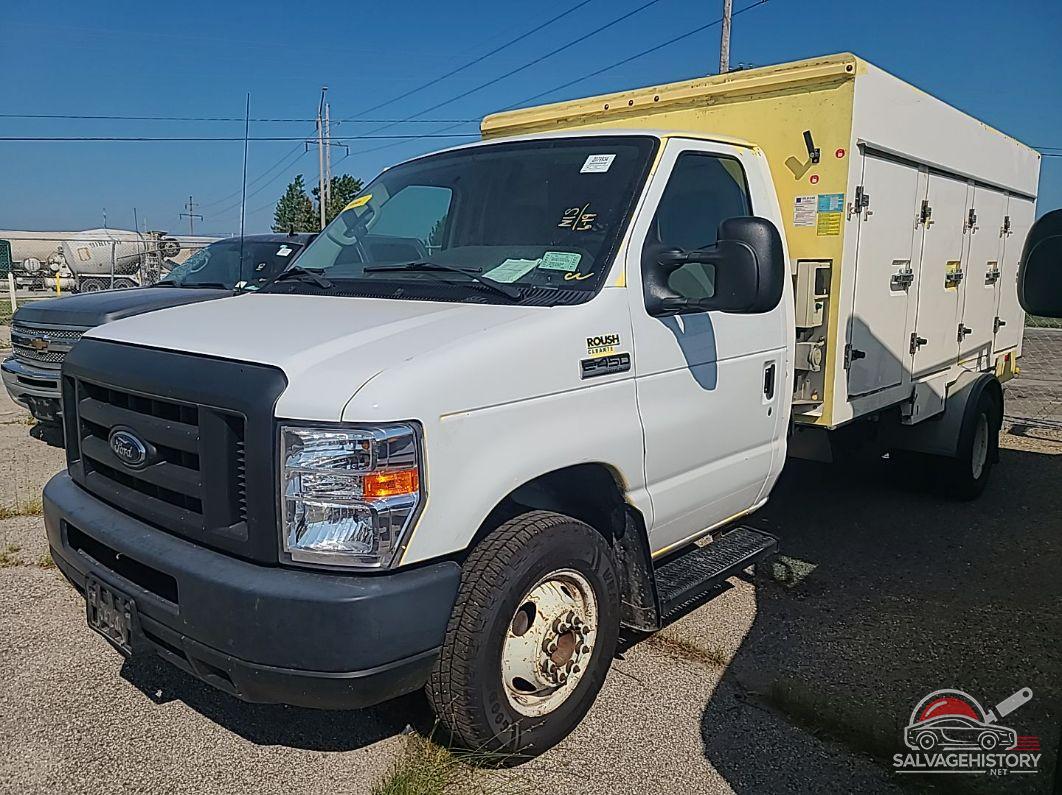 1FDXE4FS4HDC72213 2017 FORD ECONOLINE photo no. 4