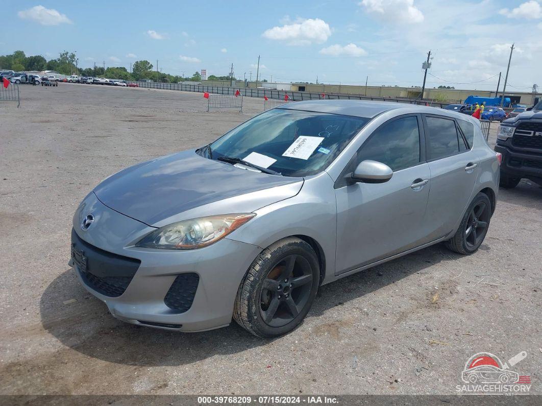 JM1BL1L74D1709223 2013 MAZDA MAZDA3 photo no. 2