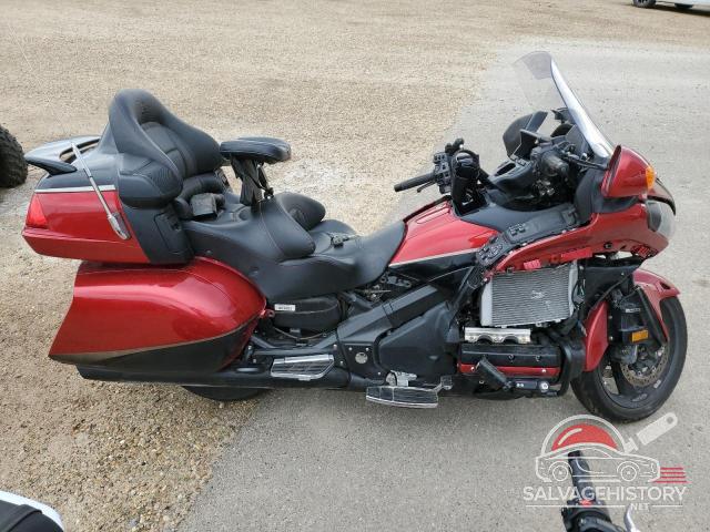 JH2SC68X2FK100027 2015 HONDA GL CYCLE photo no. 2