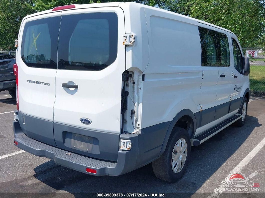 1FTNR1ZM3FKA76736 2015 FORD TRANSIT-250 photo no. 4