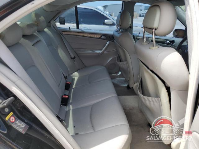 WDBRF40J74F514399 2004 MERCEDES-BENZ C-CLASS photo no. 10
