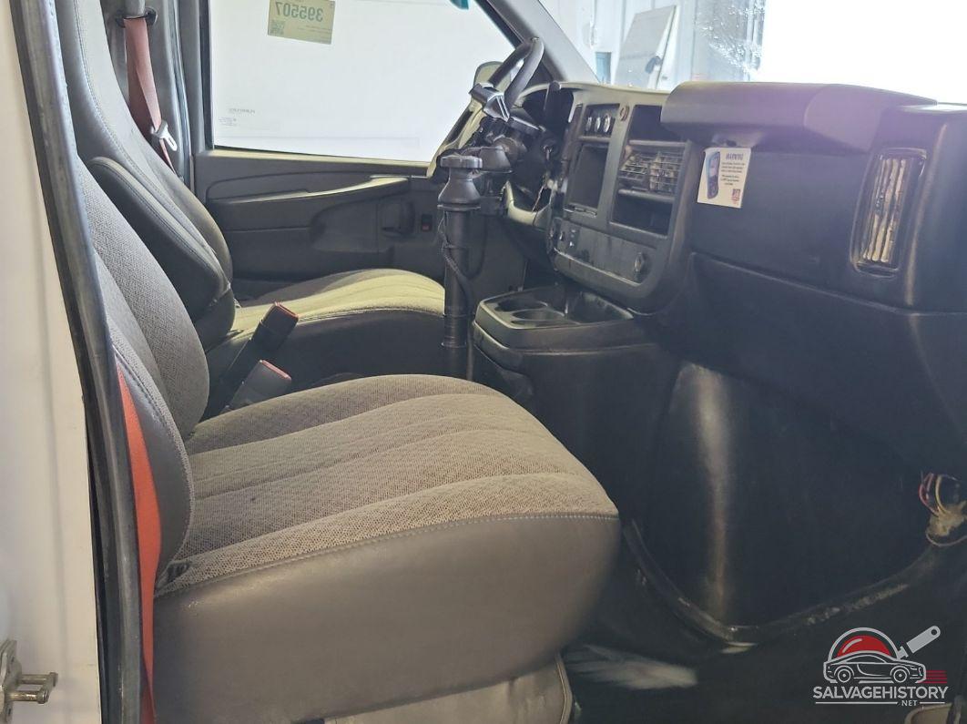 1GTW7FCA7C1196823 2012 GMC SAVANA photo no. 2