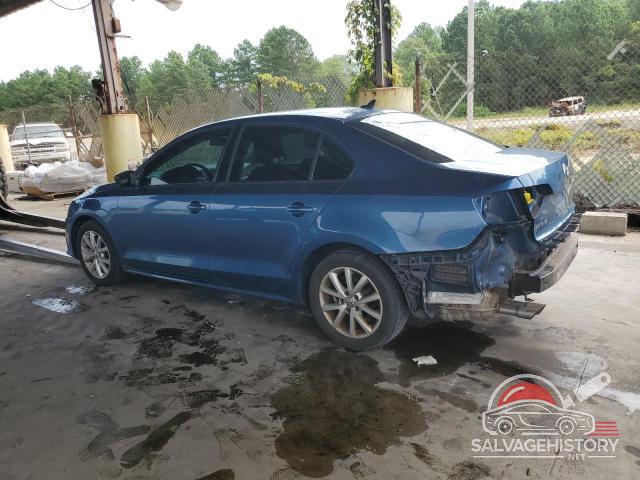 3VWD17AJXFM258592 2015 VOLKSWAGEN JETTA photo no. 2