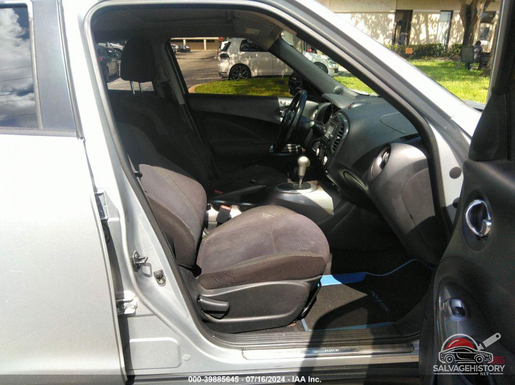 JN8AF5MV8CT109545 2012 NISSAN JUKE photo no. 5