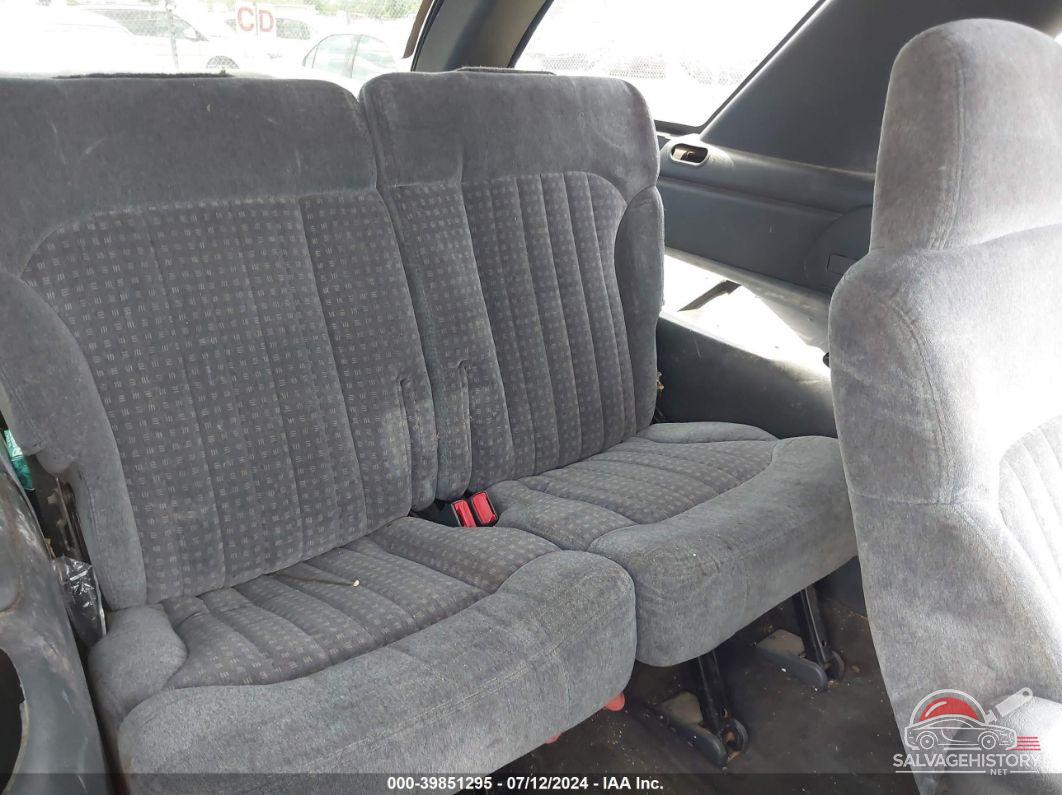 1GNCT18W6XK241649 1999 CHEVROLET BLAZER photo no. 8