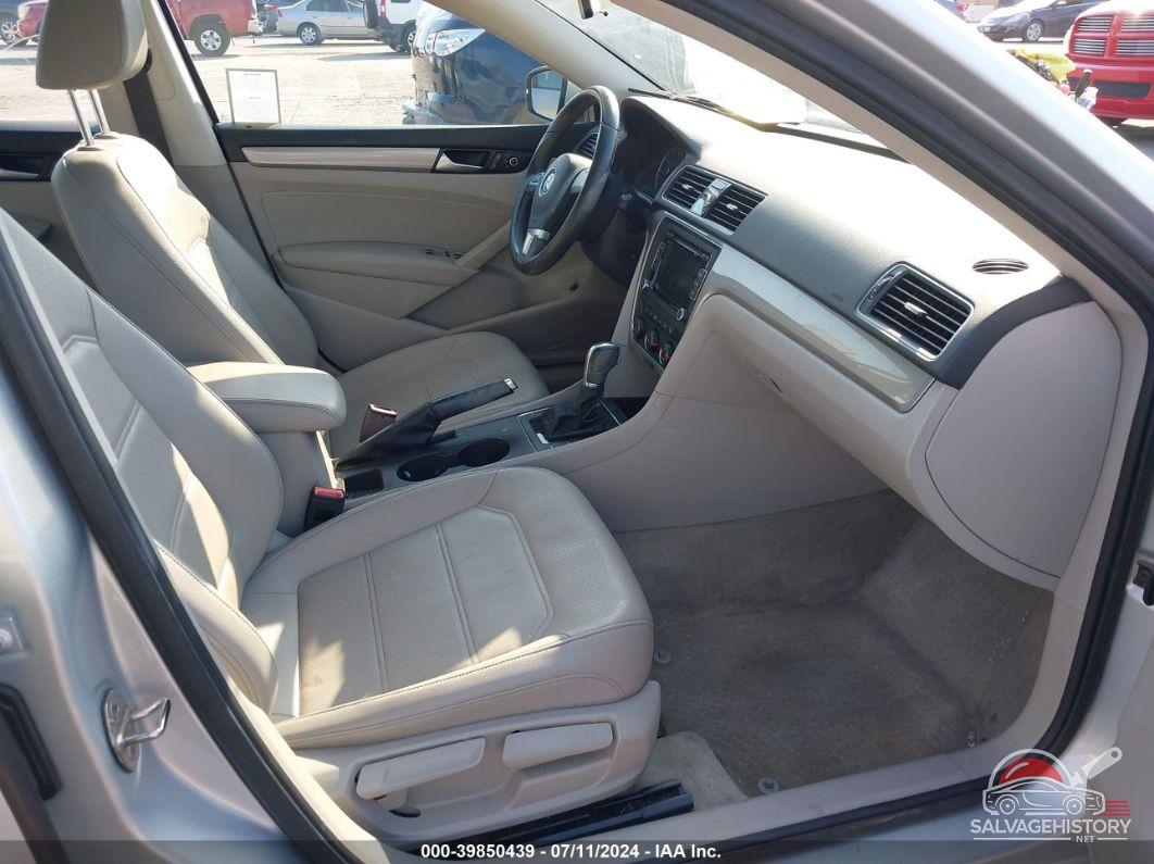 1VWAT7A32FC119704 2015 VOLKSWAGEN PASSAT photo no. 5