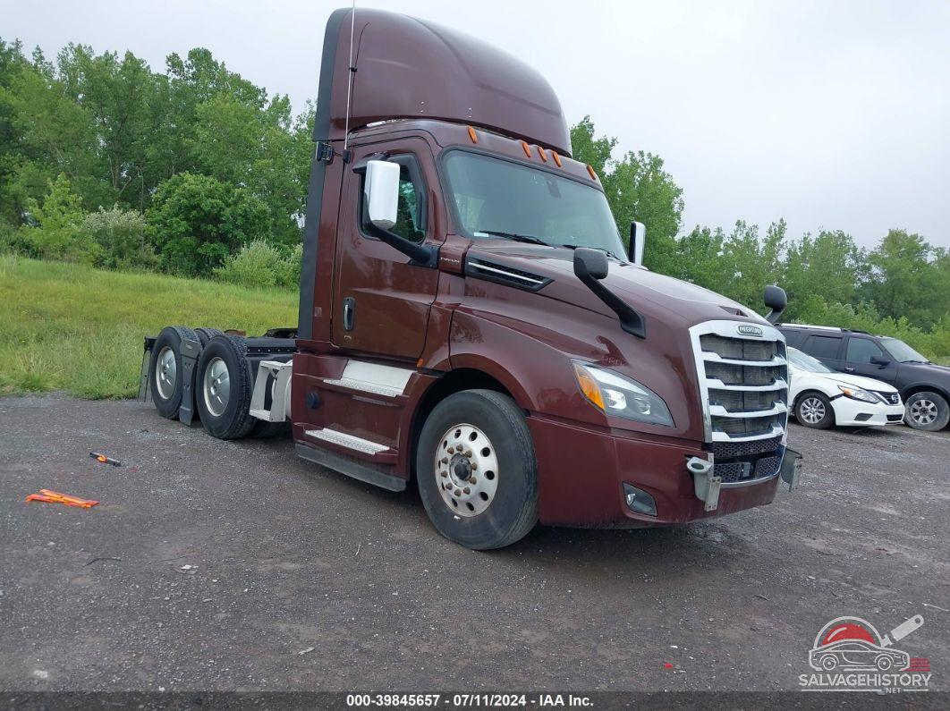 3AKJHLDR0JSJW3851 2018 FREIGHTLINER CASCADIA 126 photo no. 1