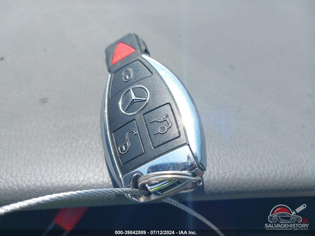 WDBJF65J41B318828 2001 MERCEDES-BENZ E photo no. 11