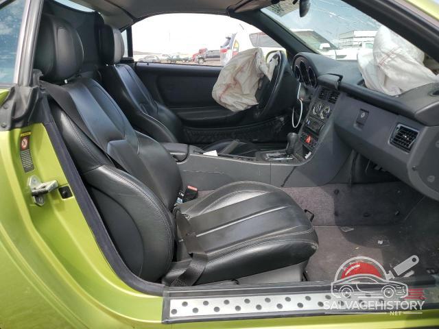 WDBKK47F3YF144654 2000 MERCEDES-BENZ SLK-CLASS photo no. 10