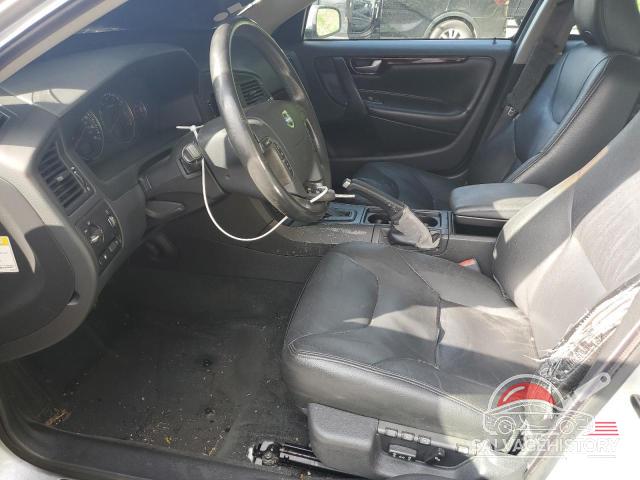 YV1SW59V842407586 2004 VOLVO V70 photo no. 7