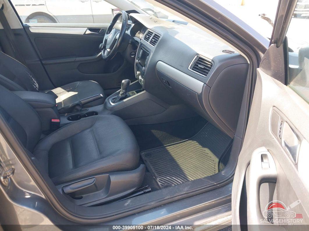 3VWLL7AJ7CM377007 2012 VOLKSWAGEN JETTA photo no. 5
