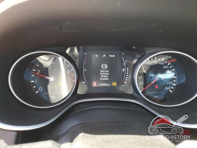 3C4NJDAB9KT825874 2019 JEEP COMPASS photo no. 9