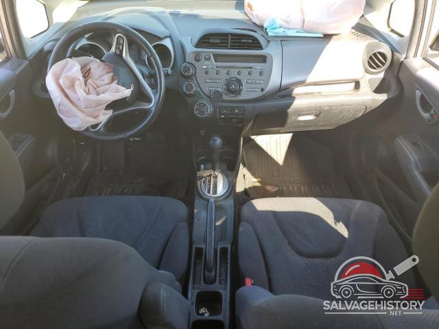 JHMGE8H4XAS015275 2010 HONDA FIT photo no. 8