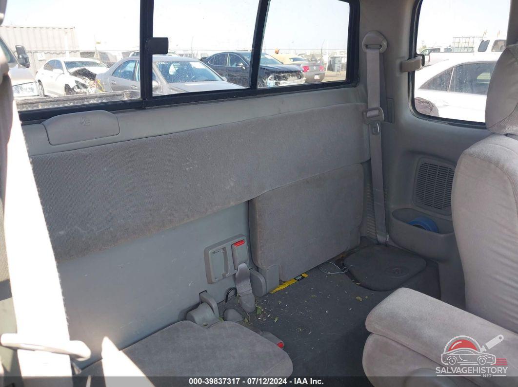 5TEWM72N71Z720624 2001 TOYOTA TACOMA photo no. 8