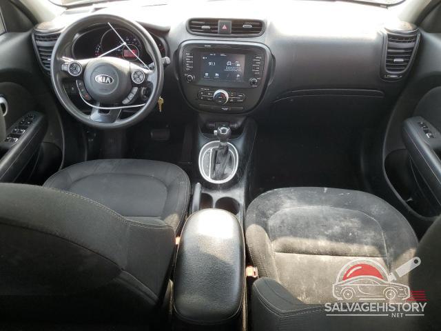 KNDJP3A55J7606480 2018 KIA SOUL photo no. 8