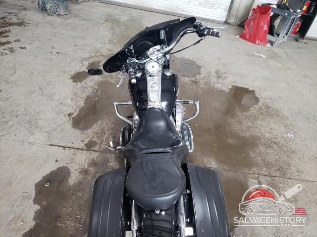 1HD1FYW1X4Y739979 2004 HARLEY-DAVIDSON FL photo no. 6