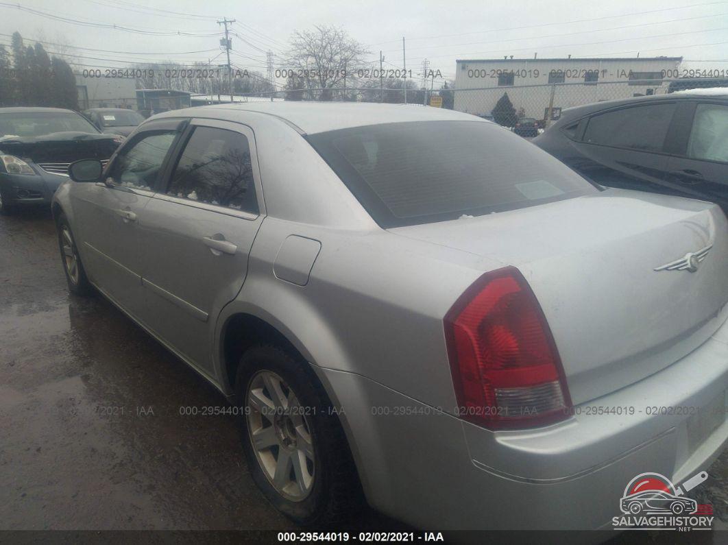 2C3JA53G25H561668 2005 CHRYSLER 300 photo no. 3
