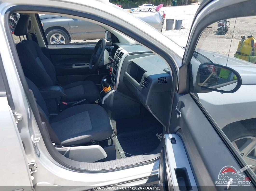 1J8FT47W58D694202 2008 JEEP COMPASS photo no. 5
