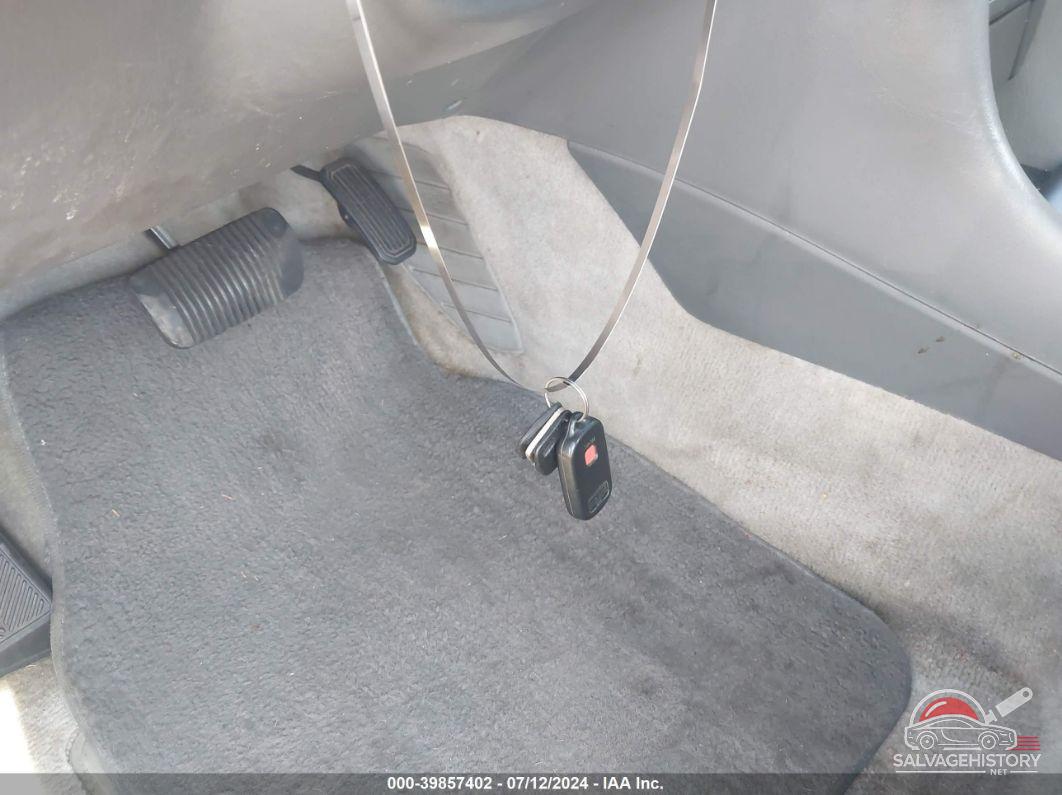 4T1BG22K81U045627 2001 TOYOTA CAMRY photo no. 11