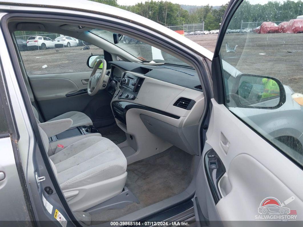 5TDJK3DCXBS020261 2011 TOYOTA SIENNA photo no. 5