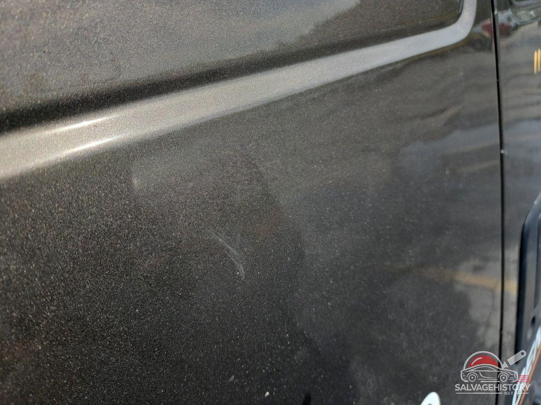 1GCZGGFG6H1168053 2017 CHEVROLET EXPRESS 3500 photo no. 3