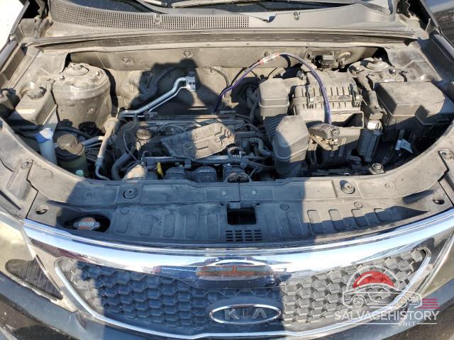 5XYKT3A10BG064366 2011 KIA SORENTO photo no. 12