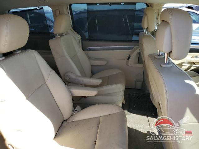 2V4RW3D1XAR354096 2010 VOLKSWAGEN ROUTAN photo no. 11