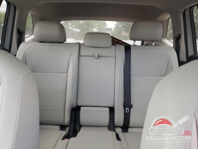 3VV2B7AX0JM149466 2018 VOLKSWAGEN TIGUAN photo no. 10
