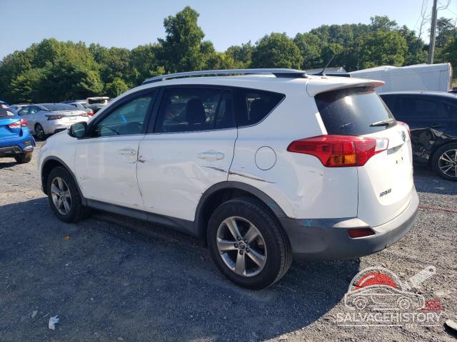 2T3RFREV7FW371109 2015 TOYOTA RAV4 photo no. 2