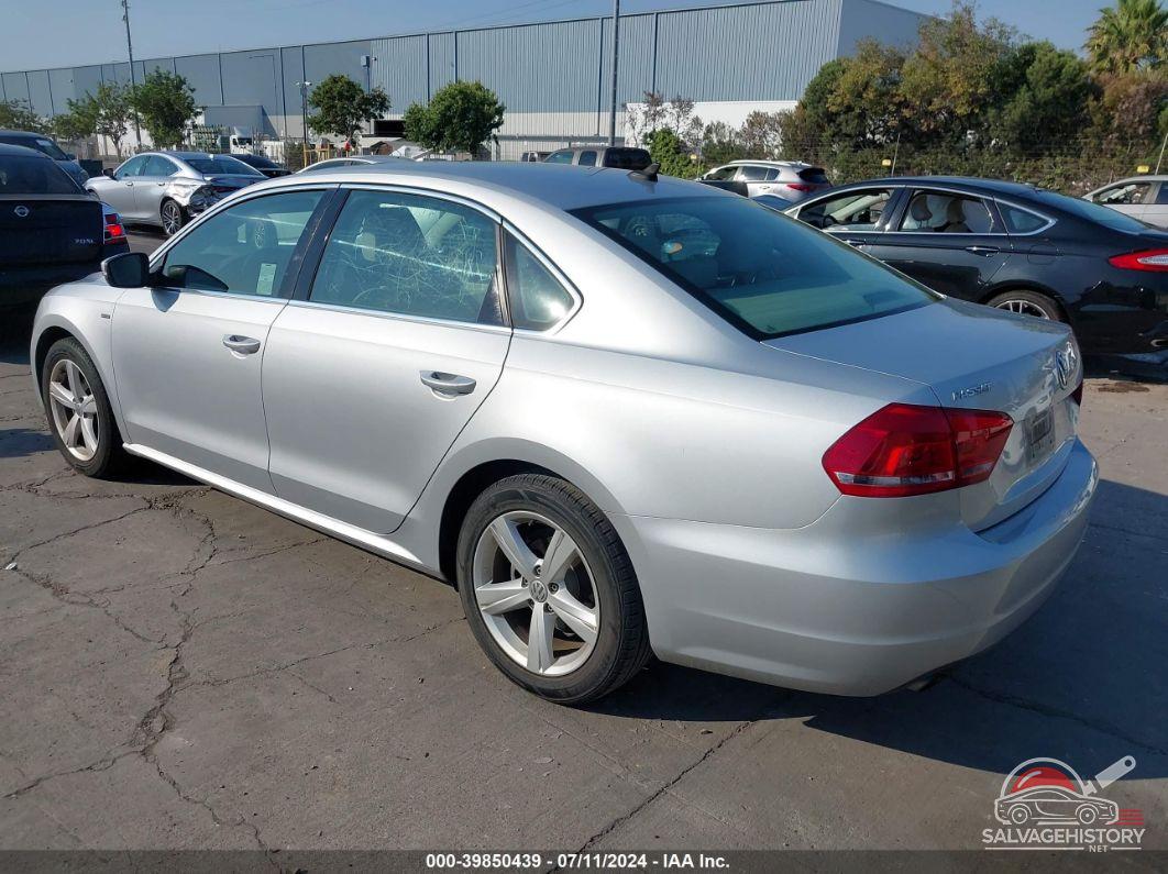 1VWAT7A32FC119704 2015 VOLKSWAGEN PASSAT photo no. 3