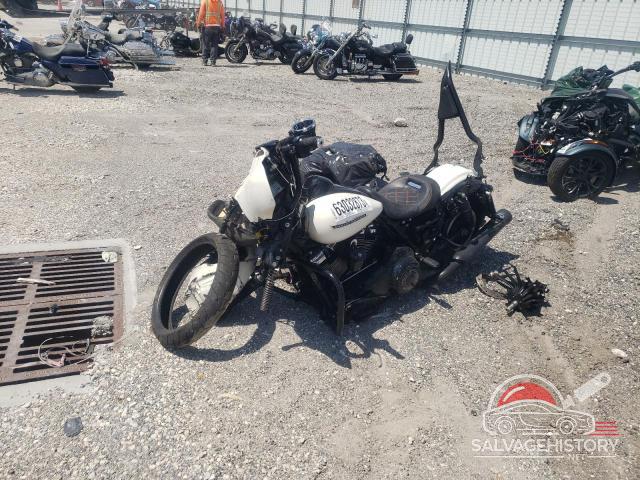 1HD1KRC19JB640557 2018 HARLEY-DAVIDSON FL photo no. 2