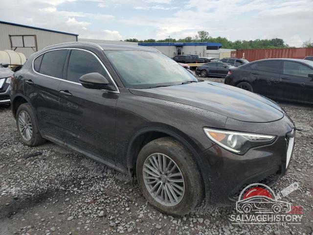 ZASFAKAN7J7B77965 2018 ALFA ROMEO STELVIO photo no. 4