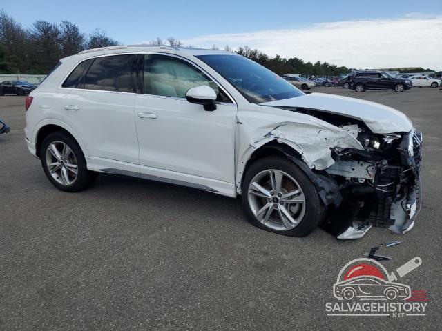 WA1DECF30N1094818 2022 AUDI Q3 PREMIUM photo no. 4