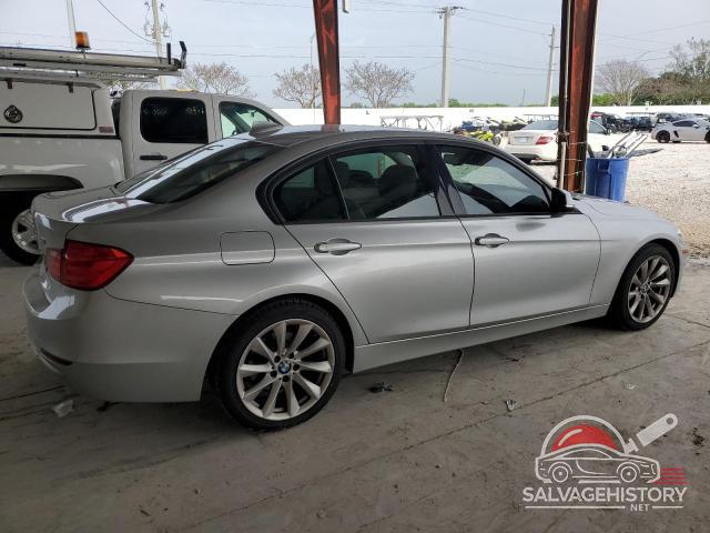 WBA3A5C54CF257076 2012 BMW 3 SERIES photo no. 3