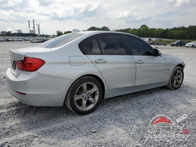 WBA3A5C56CF350097 2012 BMW 3 SERIES photo no. 3