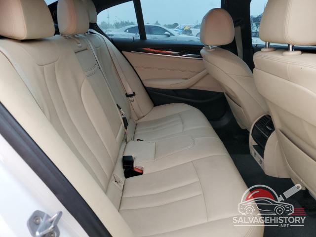 WBAJA9C57JB252067 2018 BMW 5 SERIES photo no. 10