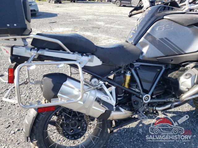 WB10M1309N6F26900 2022 BMW R-SERIES photo no. 5
