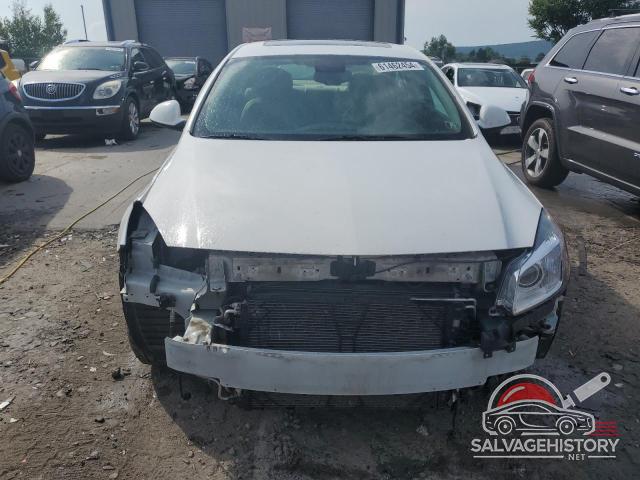 W04GY5GV7B1042677 2011 BUICK REGAL photo no. 5