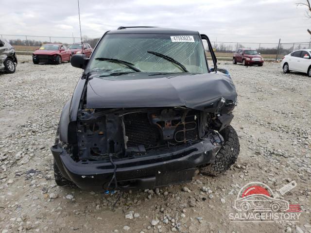 1GNCT18W42K122944 2002 CHEVROLET BLAZER photo no. 5