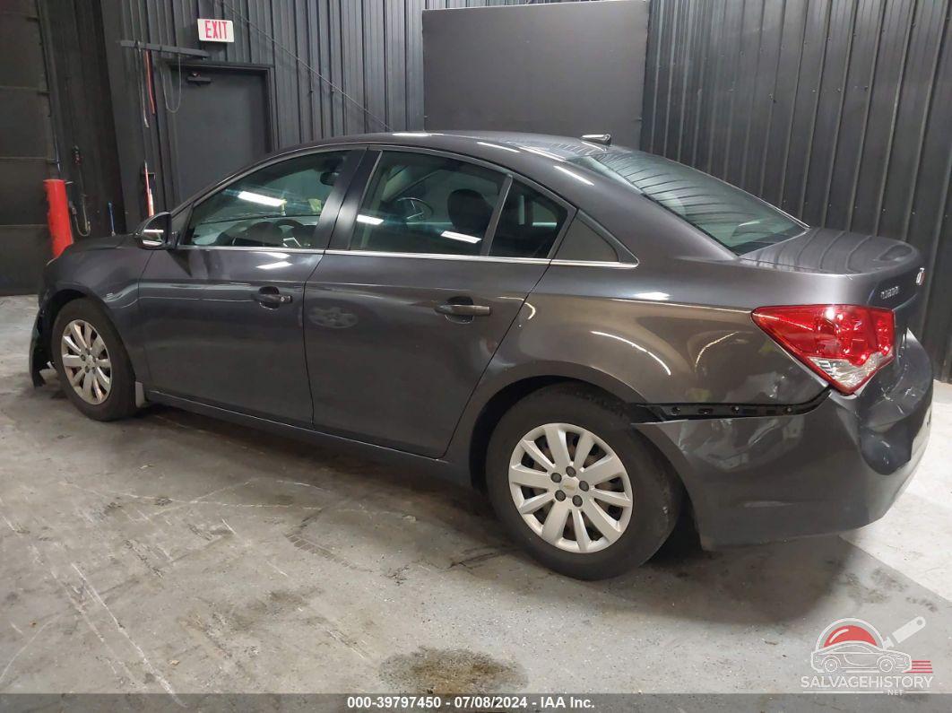 1G1PF5S9XB7250676 2011 CHEVROLET CRUZE photo no. 3