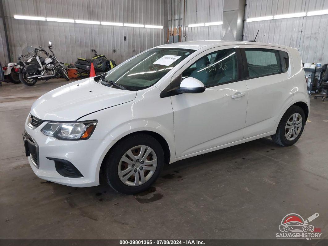 1G1JG6SH5H4134165 2017 CHEVROLET SONIC photo no. 2