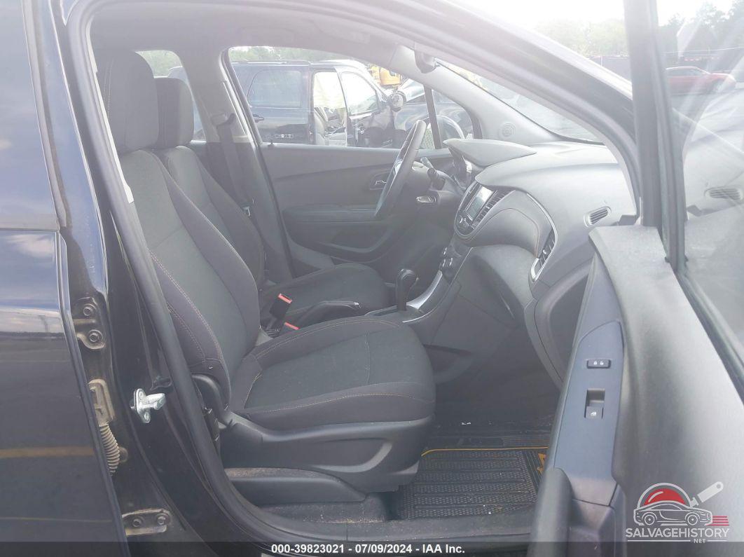 3GNCJKSB1HL287021 2017 CHEVROLET TRAX photo no. 5