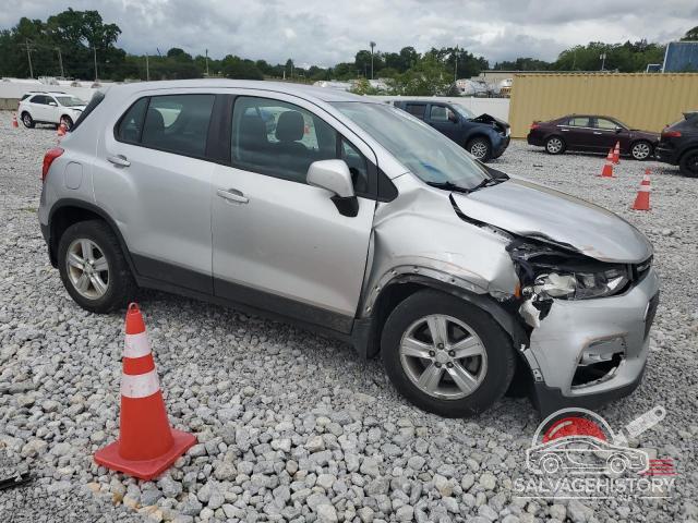 3GNCJKSB9KL384636 2019 CHEVROLET TRAX photo no. 4